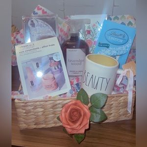 Beauty Basket Gift Set
